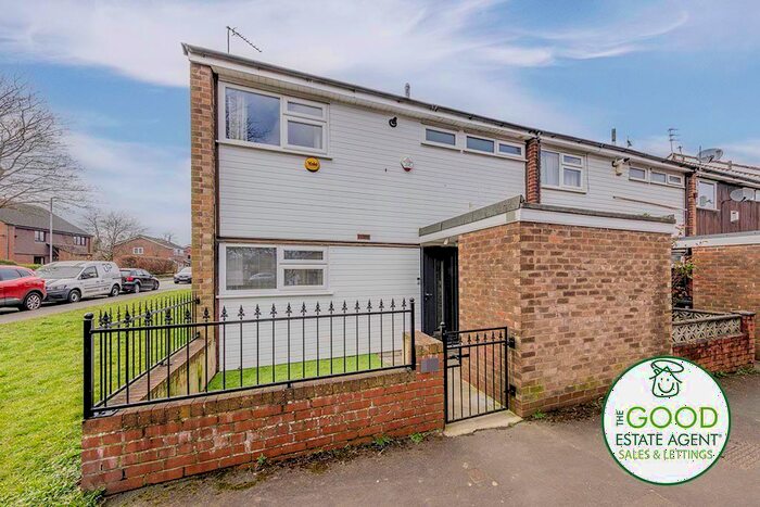 3 Bedroom End Of Terrace House To Rent In Lincoln Place, Macclesfield, SK10