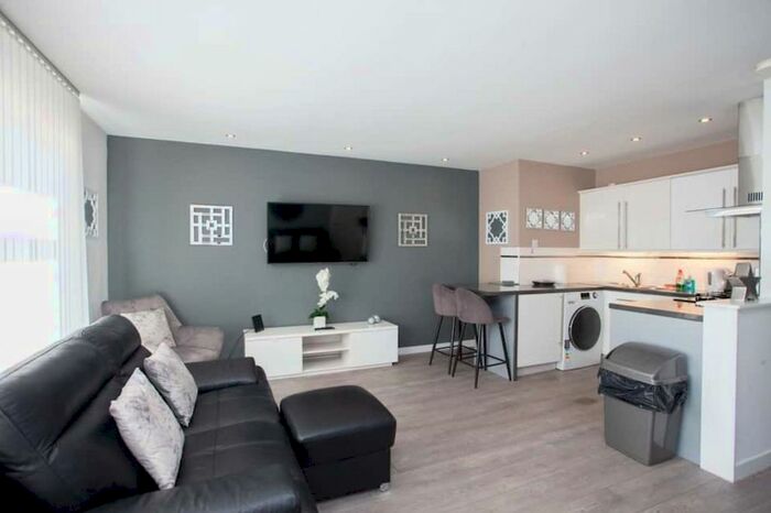 2 Bedroom Flat To Rent In Mosspark Boulevard, Glasgow, G52