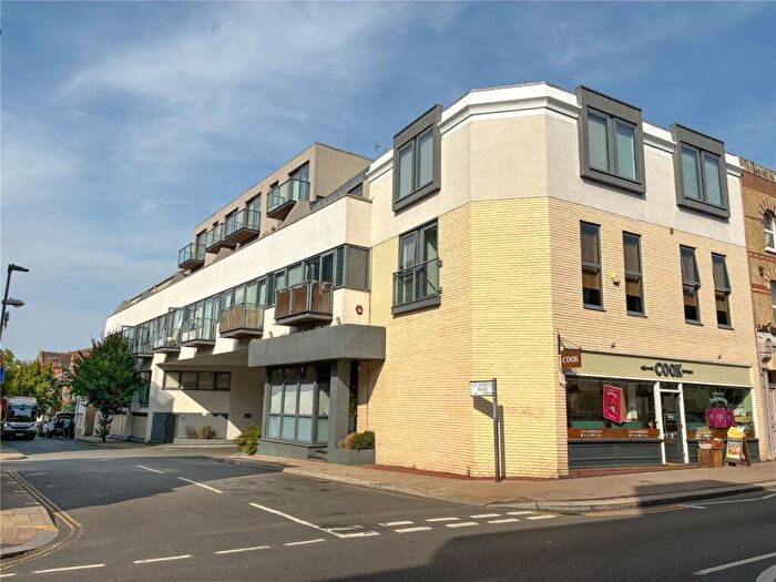 2 Bedroom Flat For Sale In St. Mary's Road, Surbiton, KT6