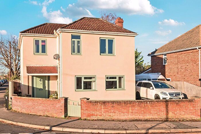 4 Bedroom Detached House For Sale In Mays Lane, Stubbington, PO14