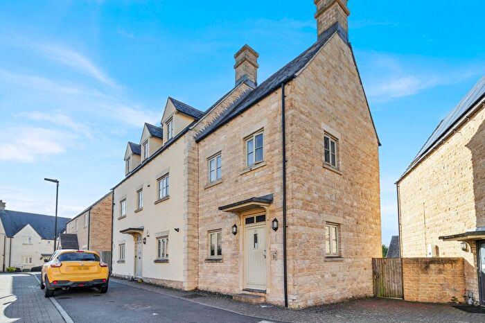 1 Bedroom Flat To Rent In Middle Mead, Cirencester, Gloucestershire, GL7