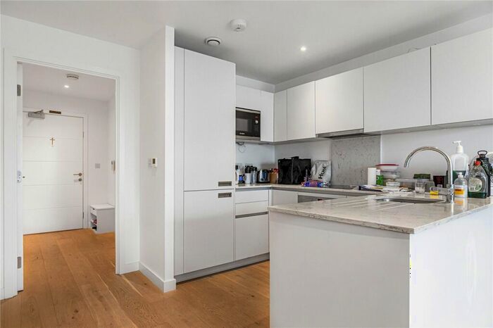 1 Bedroom Flat For Sale In Emerson Court, N1