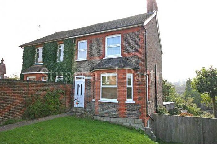 1 Bedroom Flat To Rent In Ashenground Road, Haywards Heath, RH16