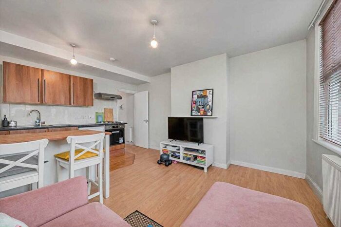 1 Bedroom Flat To Rent In Balham High Road, Balham, SW12