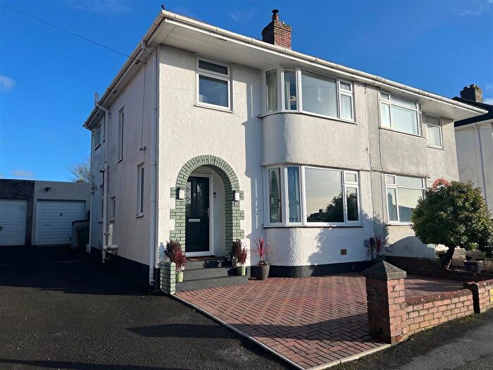3 Bedroom Semi-Detached House For Sale In Woodford Avenue, Plympton, Plymouth, PL7