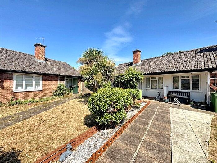 1 Bedroom Bungalow To Rent In Sunningdale Close, East Ham, E6