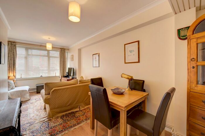 1 Bedroom Flat To Rent In Catherine Place, London, SW1E