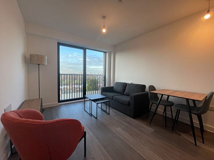 1 Bedroom Flat To Rent In Berkeley Square, Ordsall Lane, Manchester, M5