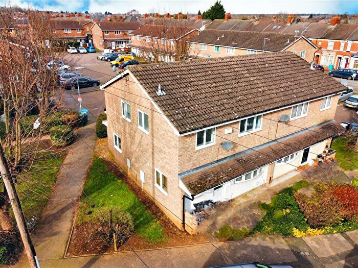 2 Bedroom House To Rent In Cornwall Road, Kettering, NN16