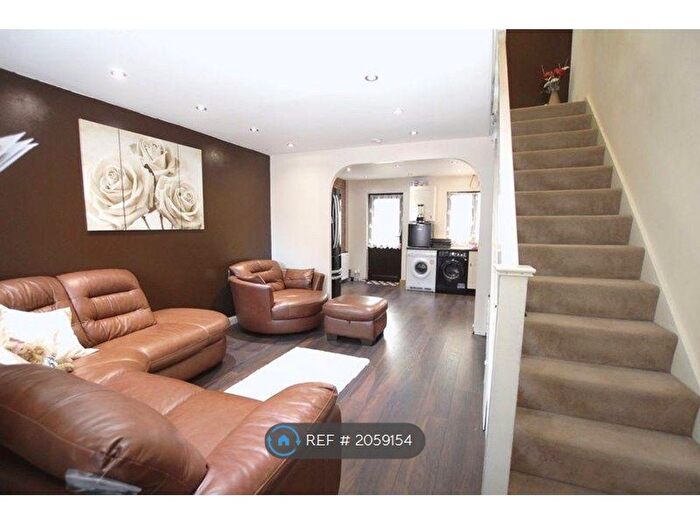 2 Bedroom End Terrace House To Rent In Shearwood Crescent, Crayford, Dartford, DA1