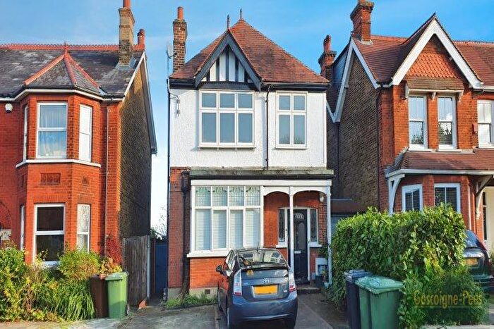 2 Bedroom Flat To Rent In Bridge Road, Epsom, KT17