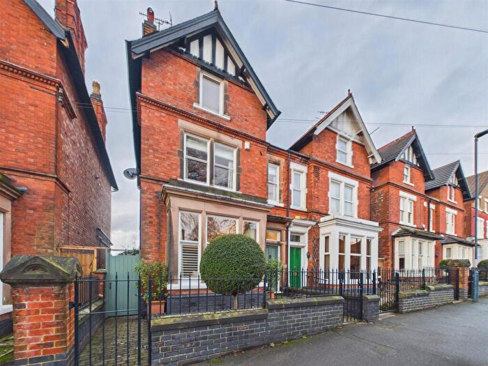 5 Bedroom Semi Detached House For Sale In Highfield Road, Derby, DE22