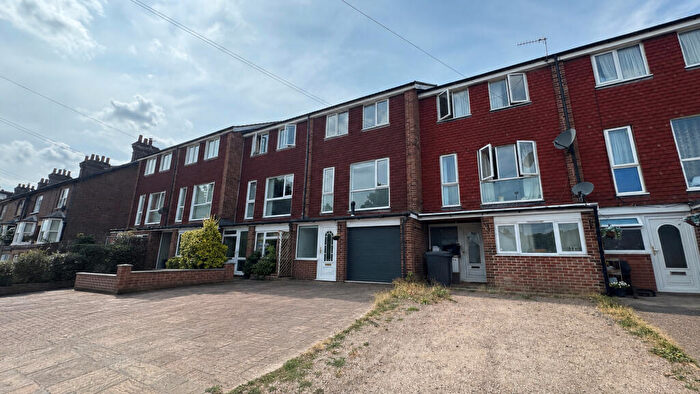 3 Bedroom House To Rent In Bellingdon Road, Chesham, HP5