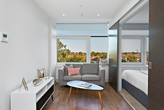 1 Bedroom Flat To Rent In Northpoint, Ewell Road, Surbiton, KT6