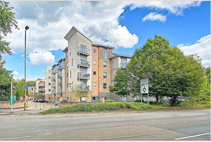 2 Bedroom Flat To Rent In Coombe Way, Farnborough, Hampshire, GU14