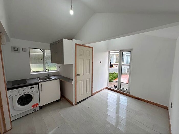 1 Bedroom Studio To Rent In Shaw Avenue, Barking, IG11