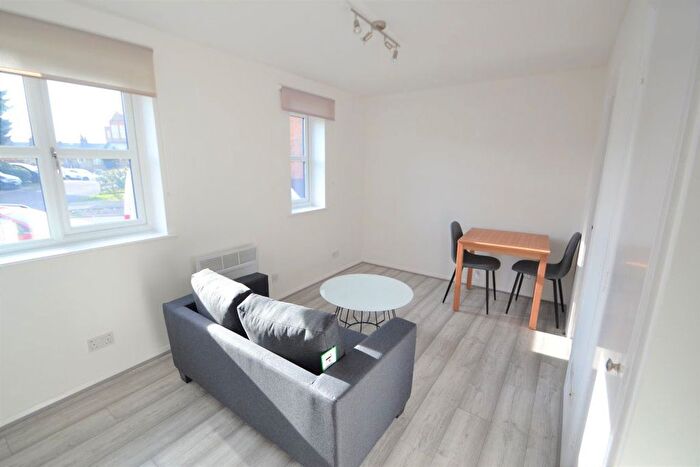 Studio To Rent In Bannister House, New Cross, SE14