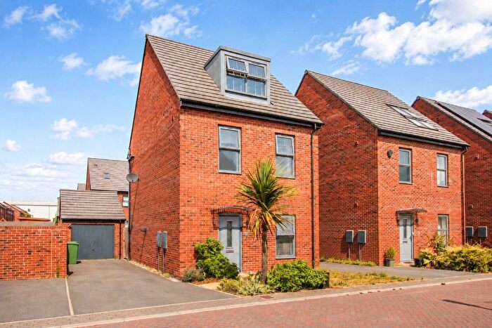 4 Bedroom Detached House For Sale In Colclough Close, Castleford, WF10