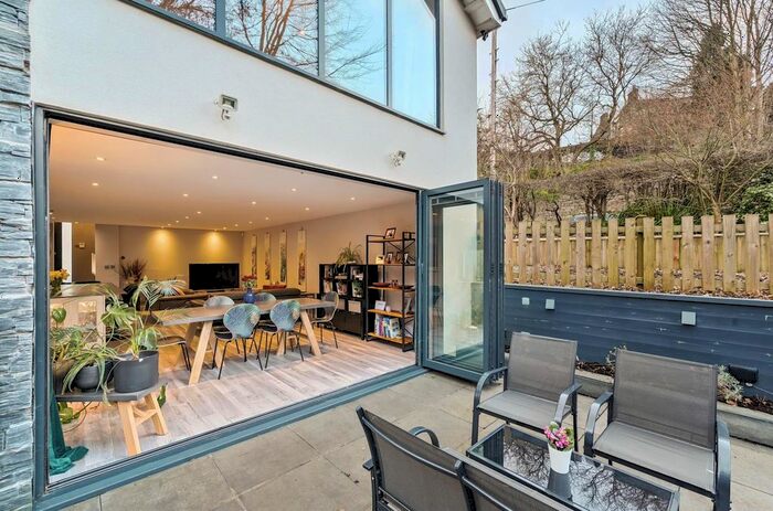 4 Bedroom Detached House For Sale In Troy Road, Horsforth, Leeds, LS18