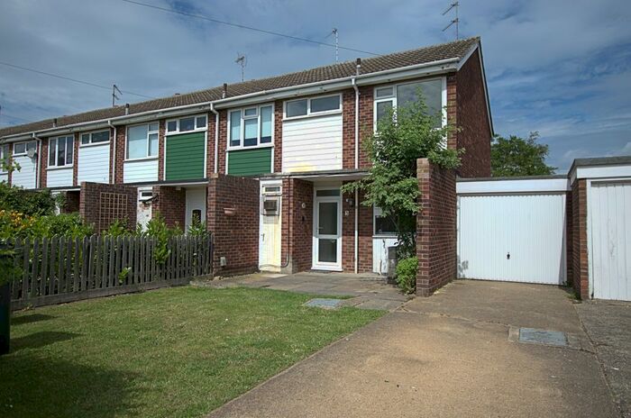 3 Bedroom Semi-Detached House To Rent In Exeter Close, Trumpington, Cambridge, CB2