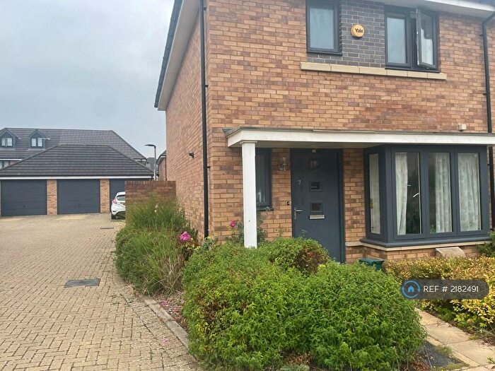 3 Bedroom End Of Terrace House To Rent In William Close, Welwyn Garden City, AL7