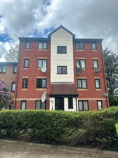 1 Bedroom Terraced House To Rent In Magpie Close, Enfield, Greater London, EN1