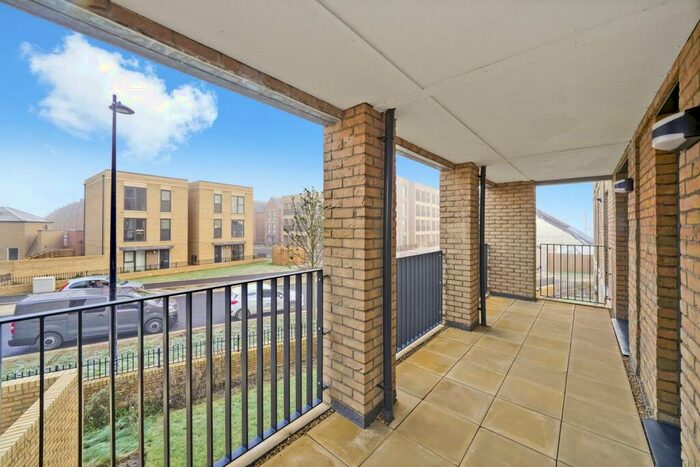 1 Bedroom Flat To Rent In Bedroom Property In Osprey Drive, Trumpington, CB2