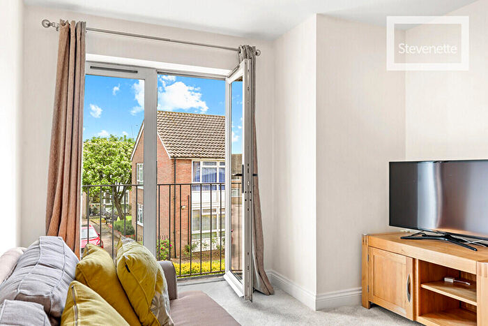 2 Bedroom Apartment To Rent In Hemnall Street, Epping, CM16