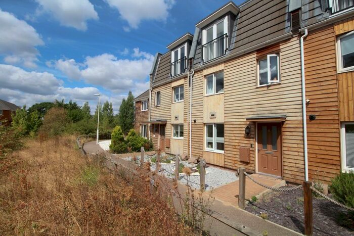 4 Bedroom Terraced House To Rent In Godman Walk Dartford, DA1