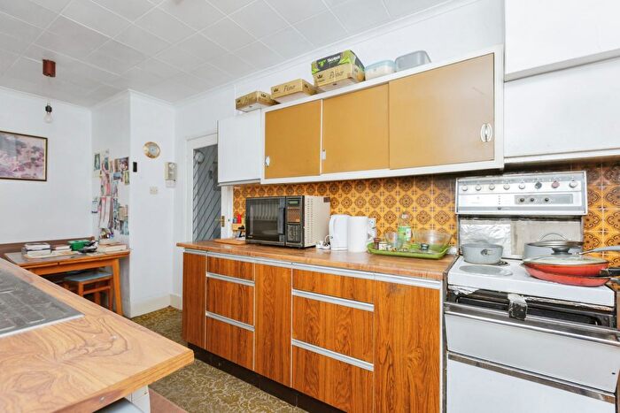 2 Bedroom Bungalow For Sale In The Fairway, Blaby, Leicester, Leicestershire, LE8