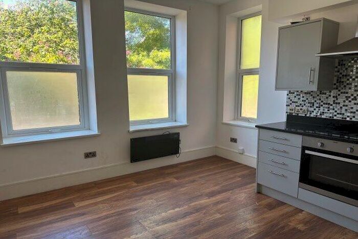 1 Bedroom Flat To Rent In Shorncliffe Road, Folkestone, CT20