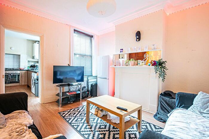 4 Bedroom House To Rent In Thompson Road, Sheffield, S11