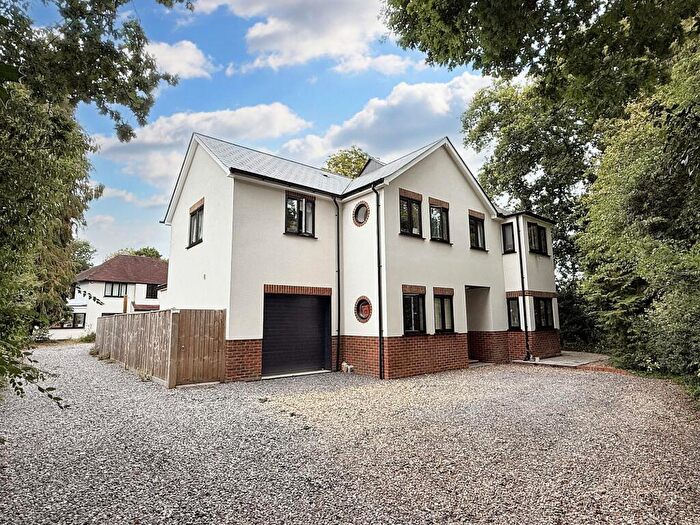 5 Bedroom Detached House For Sale In Beaulieu Road, Dibden Purlieu, SO45