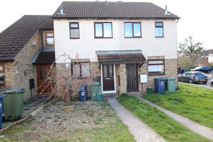 2 Bedroom Terraced House To Rent In Broadfields, Oxford, OX4
