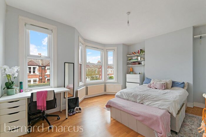 5 Bedroom Property To Rent In Mellison Road, London, SW17