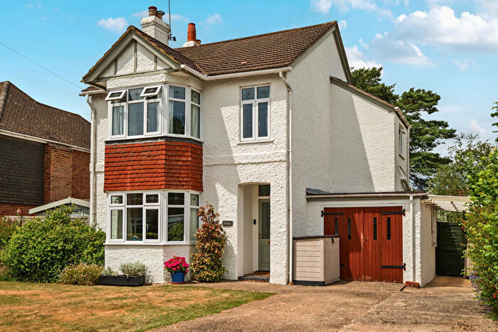 3 Bedroom Detached House For Sale In Broadwell Road, Wrecclesham, Farnham, GU10