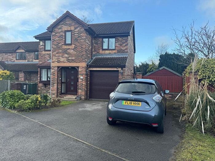 4 Bedroom Detached House For Sale In Silkstone Close, Tankersley, Barnsley, ., S75