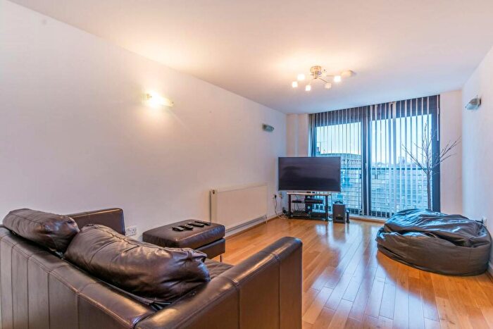 1 Bedroom Flat To Rent In Victorian Grove, Stoke Newington, London, N16