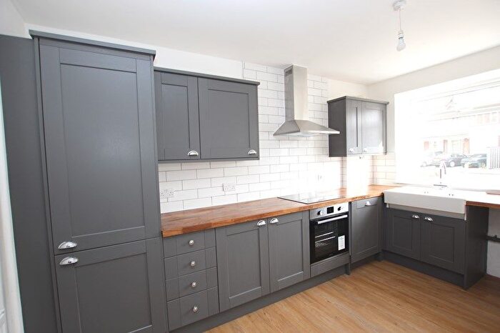 2 Bedroom Flat For Sale In Estuary Lodge, Eastern Esplanade, Thorpe Bay, SS1
