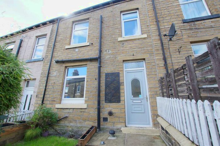 2 Bedroom Terraced House To Rent In Union Street, Sowerby Bridge, HX6