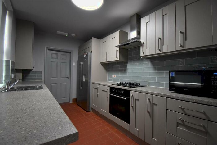 5 Bedroom Terraced House To Rent In / Academic Year Spacious Double Bedroom Student House, Raddlebarn Road, Selly Oak, -, Free Ultrafast, B29