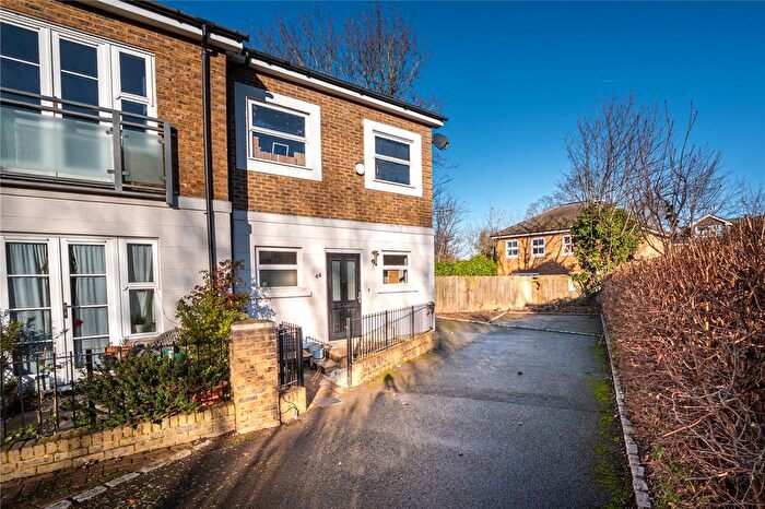 2 Bedroom End Terrace House For Sale In Candler Mews, Twickenham, TW1