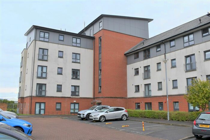 2 Bedroom Flat To Rent In Kincaid Court, Greenock, Inverclyde, PA15