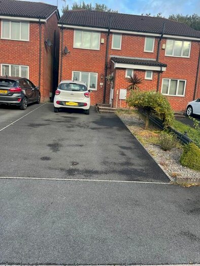 3 Bedroom Semi-Detached House To Rent In Newbank Close, Middleton, Manchester, M24