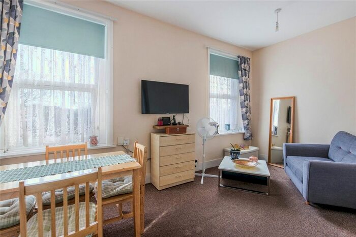 1 Bedroom Flat To Rent In Tooting High Street, London, SW17