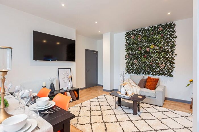 5 Bedroom Flat To Rent In Tyro Student Luxury Accommodation, - Fawcett Street, Sunderland, SR1