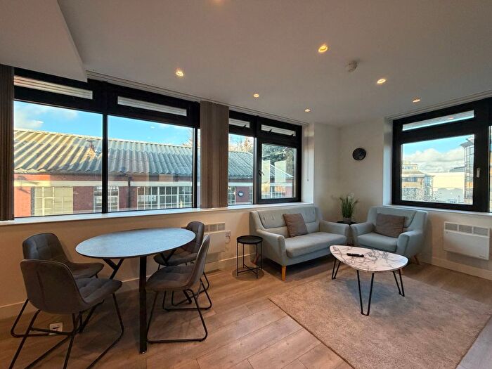 1 Bedroom Flat To Rent In Harlequin Avenue, Brentford, TW8