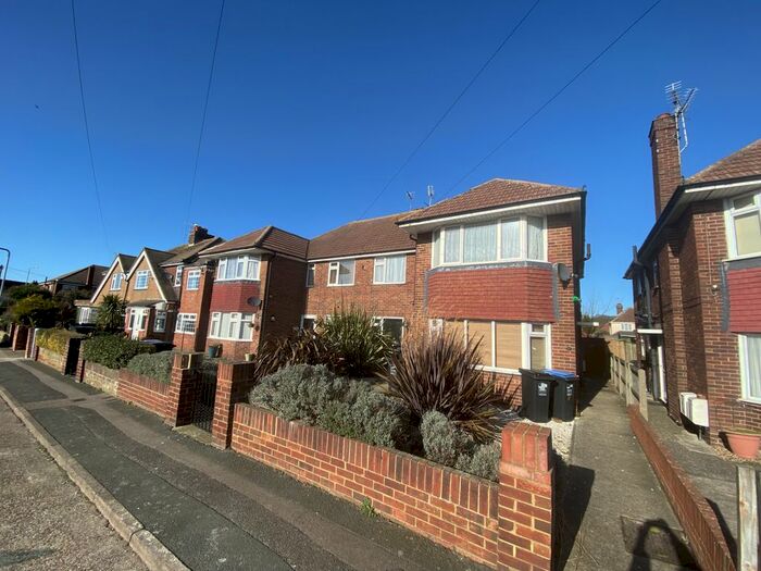 2 Bedroom Maisonette To Rent In Wickham Avenue, Ramsgate, CT11