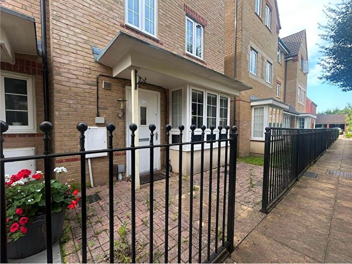 4 Bedroom Town House To Rent In Tagalie Square, Worthing, BN13