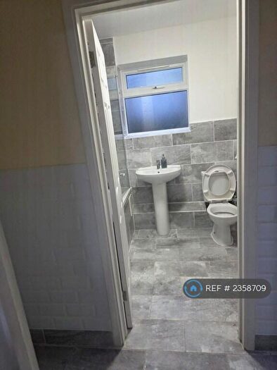 3 Bedroom Terraced House To Rent In Waghorn St, Chatham, ME4